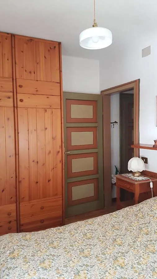 Luminoso Ed Accogliente, Centralissimo Appartamento Indipendente コルティーナ・ダンペッツォ 0*,  イタリア