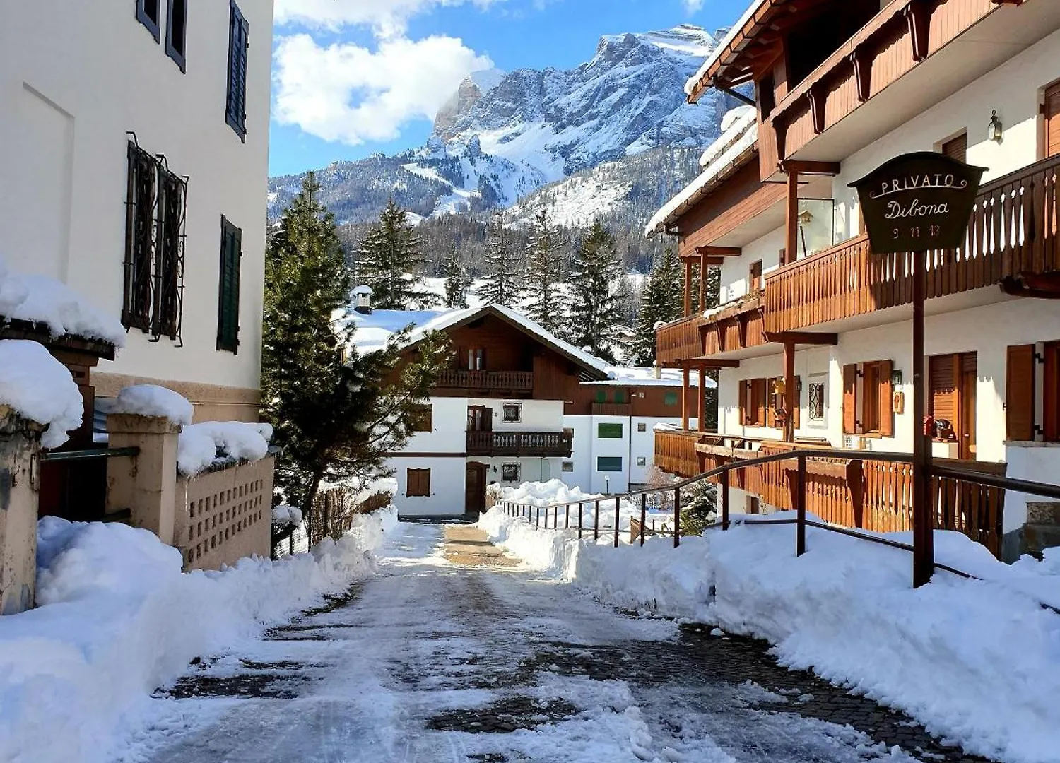 centralissimo appartamento indipendente, luminoso via del Castello Cortina dʼAmpezzo