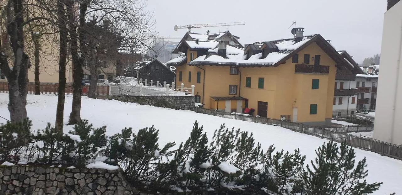 centralissimo appartamento indipendente, luminoso via del Castello Cortina dʼAmpezzo Italia